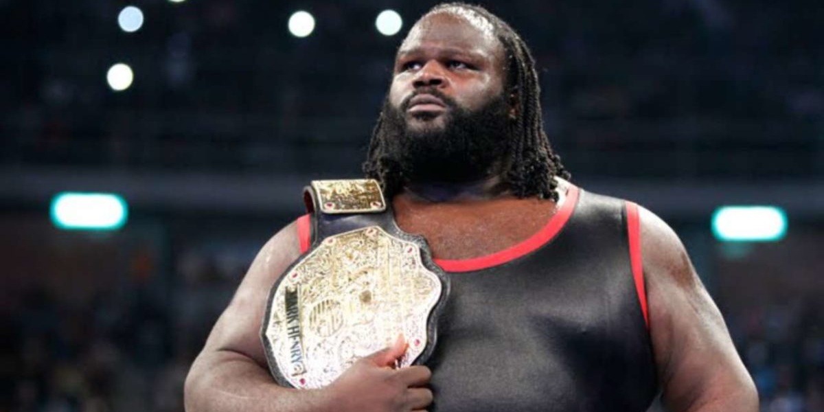 Mark Henry Challenges Roman Reigns' Claim as WWE's Tribal Chief